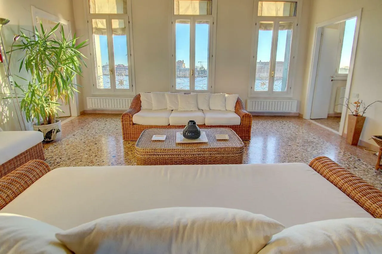 Patrizio Panoramic View Apartment Venice Italy